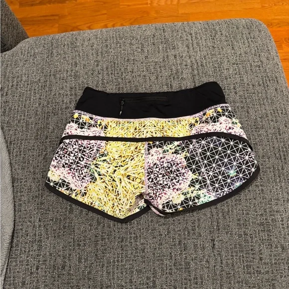 Lulu Lemon Speed Up Lined Women's Geometric Patterned Shorts - Picture 8 of 11